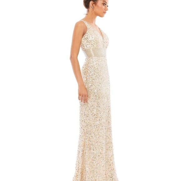 Mac Duggal 4930 NWOT SEQUINED SLEEVELESS V NECK COLUMN GOWN - Picture 2 of 8